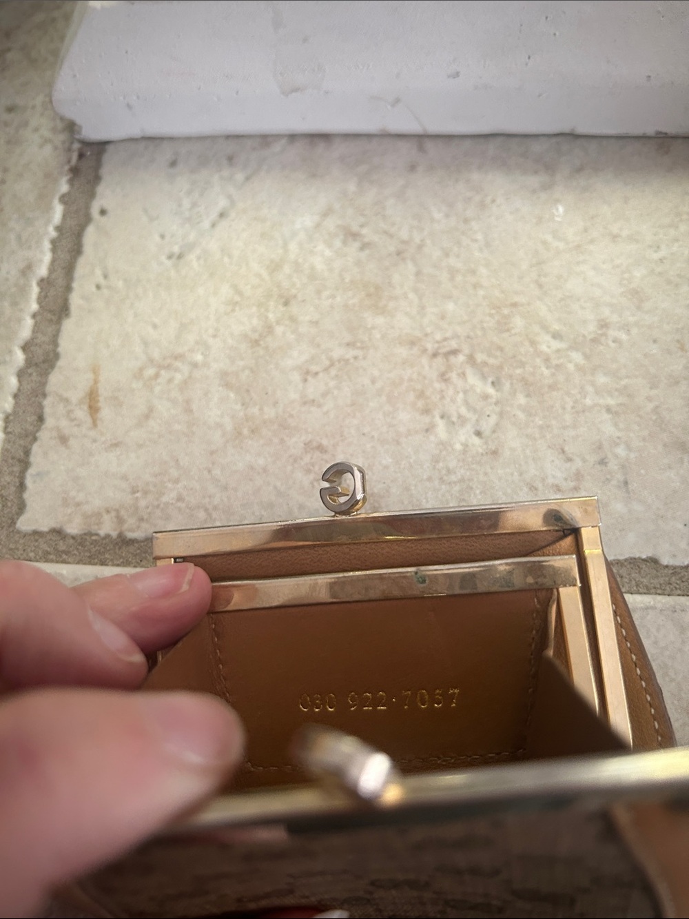 Gucci Brown/Tan Monogram Kiss-Lock Coin Purse - Picture 4 of 6